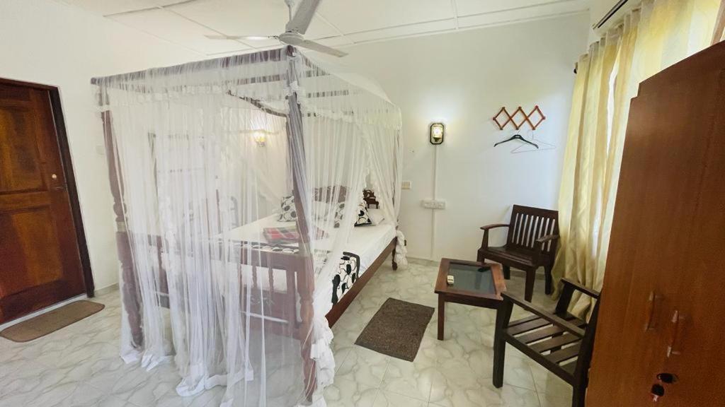 Sunny Mood Guest House Unawatuna Exterior photo